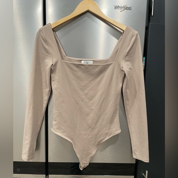 Aritzia contour bodysuit - Picture 1 of 3
